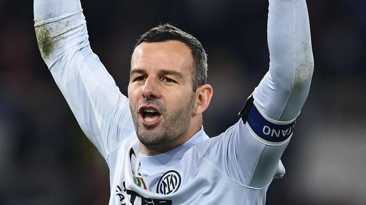 L'offerta dell'Inter ad Handanovic: ruolo alla Buffon e ingaggio dimezzato