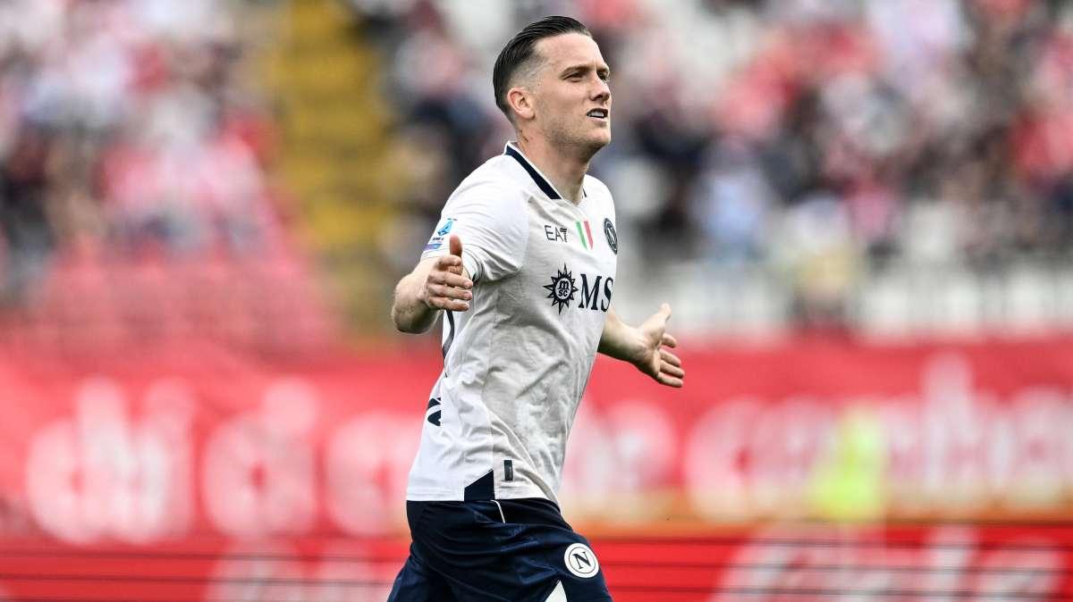Ufficiale il numero di maglia di Zielinski, indosserà la 7: ecco l'annuncio social dell'Inter