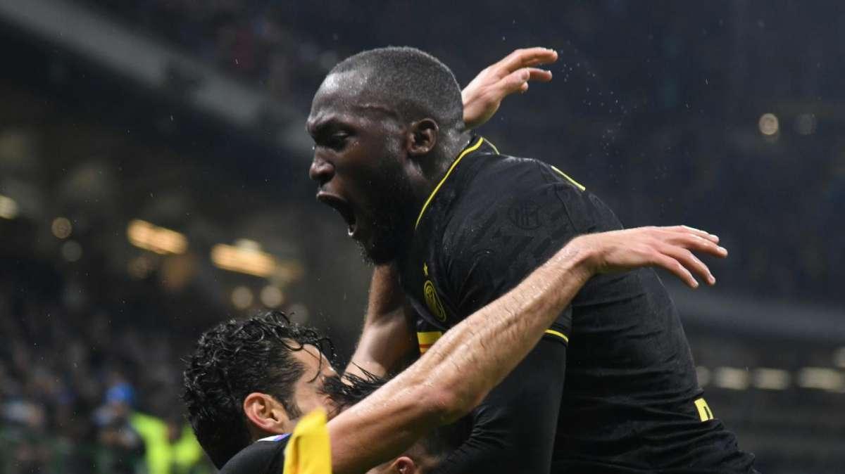 Lukaku 'blocca' Lautaro. L'agente: "Per cosa dovremmo andare via?"