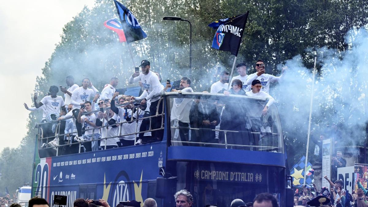 Il giorno dello Scudetto, festeggiamenti in Duomo. Il bus scoperto programmato il 17
