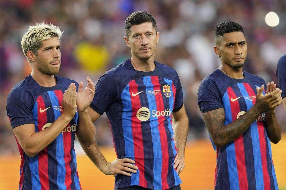 Calcio: Barcellona monetizza per tesserare Lewandowski e Kessie