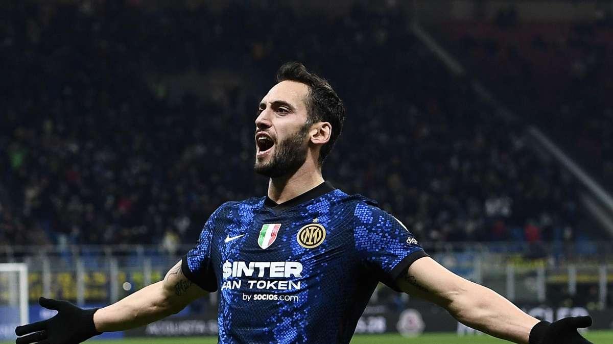Dalle critiche a Ibra alla smentita su Inzaghi: ecco tutte le parole di Calhanoglu