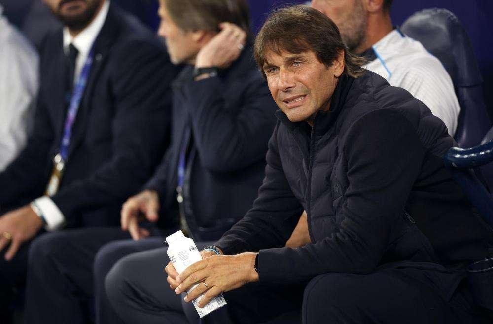 Napoli, Conte: "Vittoria importante, ci abituiamo a Champions e Serie A"
