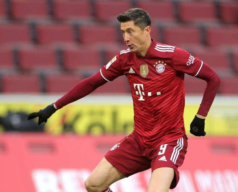 Bundesliga: tripletta Lewandowski, il Bayern riparte
