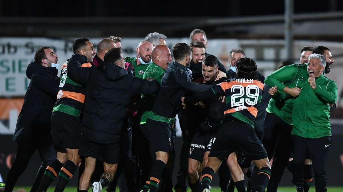 Serie A, il Venezia trova la prima vittoria stagionale: battuto l'Empoli 2-1