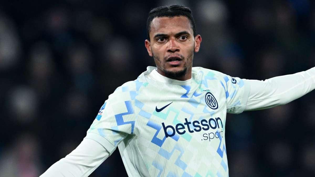 Akanji avvisa il Napoli: "A San Siro conta solo vincere, siamo pronti. All'Inter sono a mio agio"
