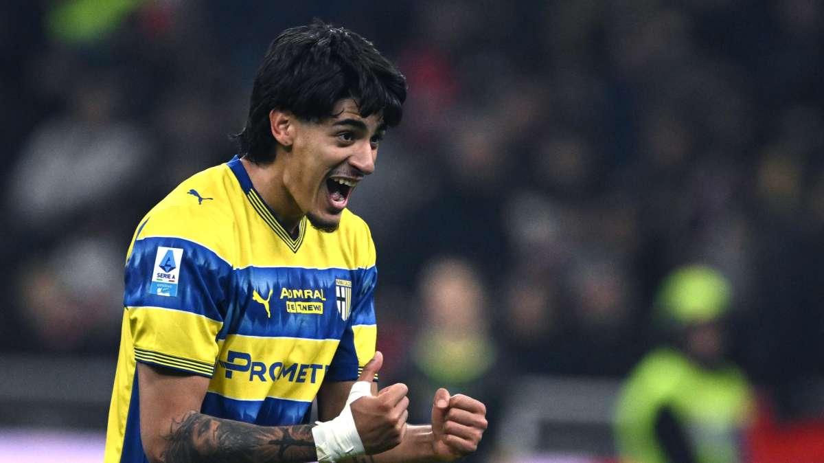 Choc a San Siro: il Parma supera il Milan con il gol di Troilo. Inter a +10!