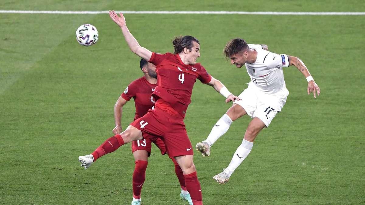 Un nome nuovo per la difesa dell'Inter. Sfida all'Atletico per Söyüncü