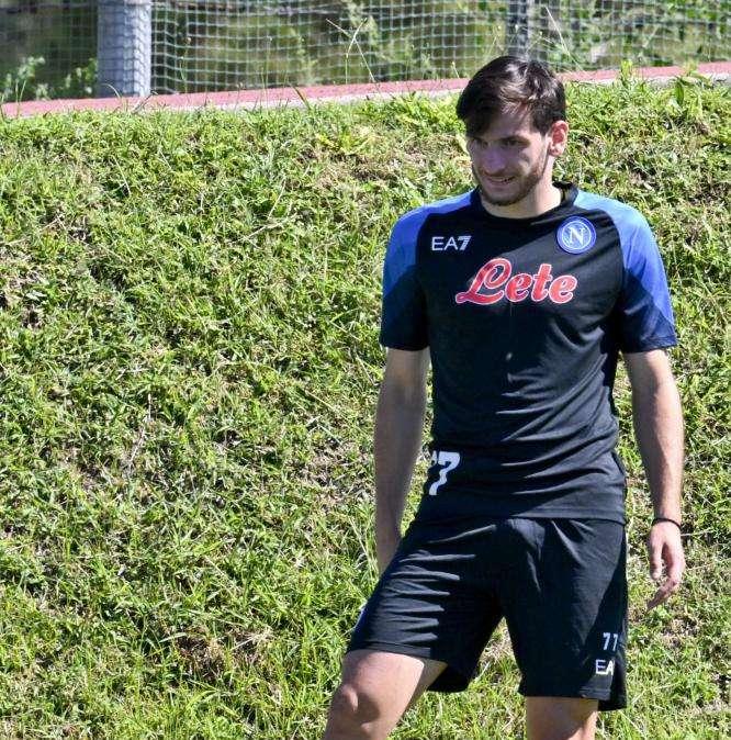Kvaratskhelia: "Difficile il primo a giorno a Napoli, Serie A gran campionato" 