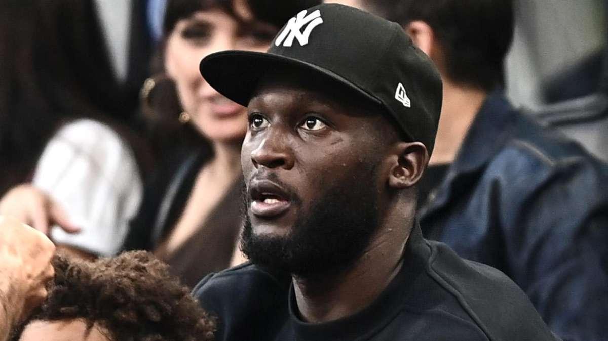 Lukaku, dopo l'attacco la precisazione: "Non sono io il soggetto che fuma nelle foto"