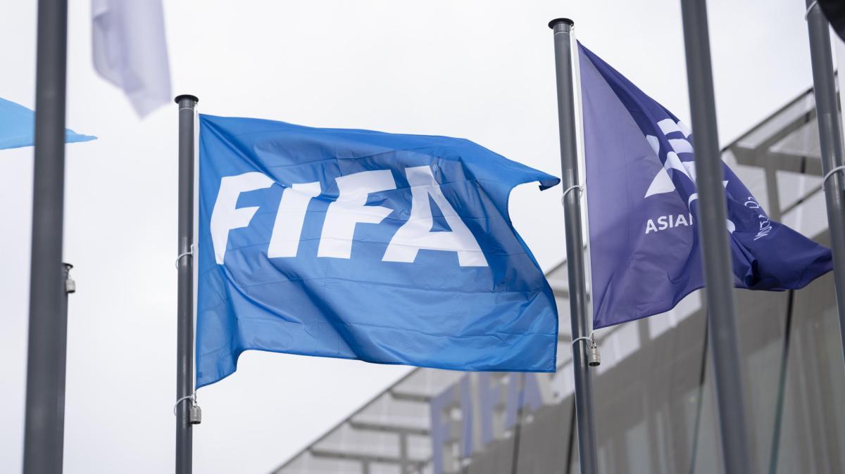 La FIFA licenzia il direttore operativo Lamour, aveva criticato Infantino