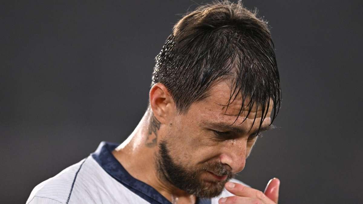 Si rivede Acerbi: torna titolare contro la Fiorentina, sfiderà Kean