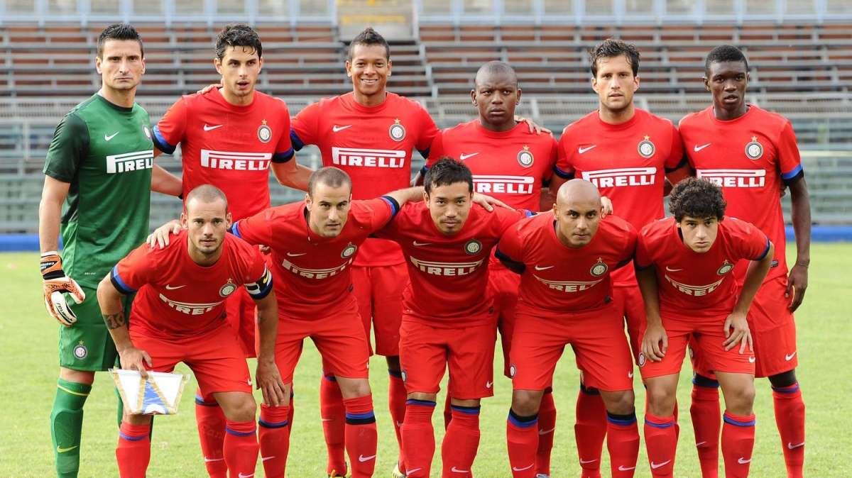 Derby, proteste per le maglie: il Milan non è il primo caso. Successe anche all'Inter nel 2012