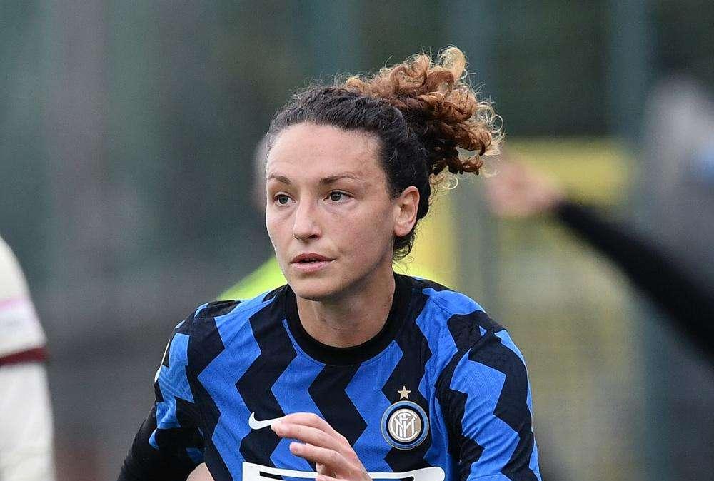 Ilaria Mauro, addio al calcio giocato.  La FIGC le dedica una poesia in dialetto