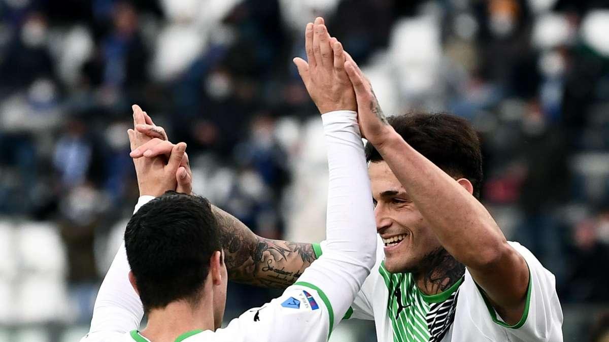 Con Vlahovic la Juve esce di scena per Scamacca. Meglio lui o Raspadori?