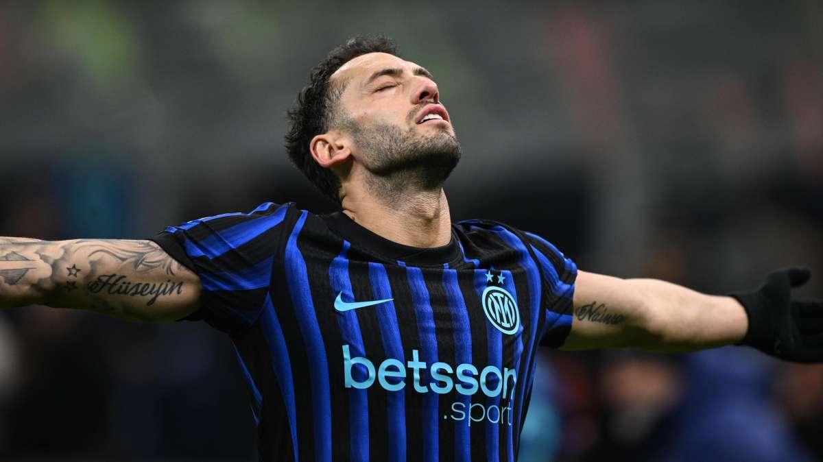 Le pagelle di Inter-Napoli 2-2: Calhanoglu, che freddezza. Mkhitaryan cambia il match. Akanji in affanno