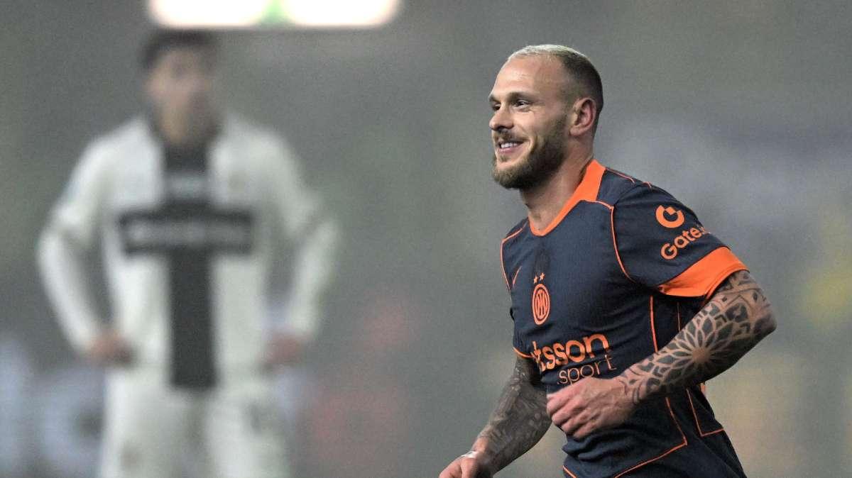 L'Inter tiene salda la vetta, Dimarco e Thuram stendono il Parma: 2-0 al Tardini