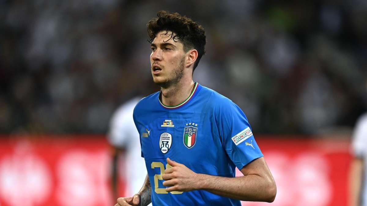 Stasera l'esordio di Spalletti sulla panchina dell'Italia, i numeri di maglia: Bastoni col 23 di Barella