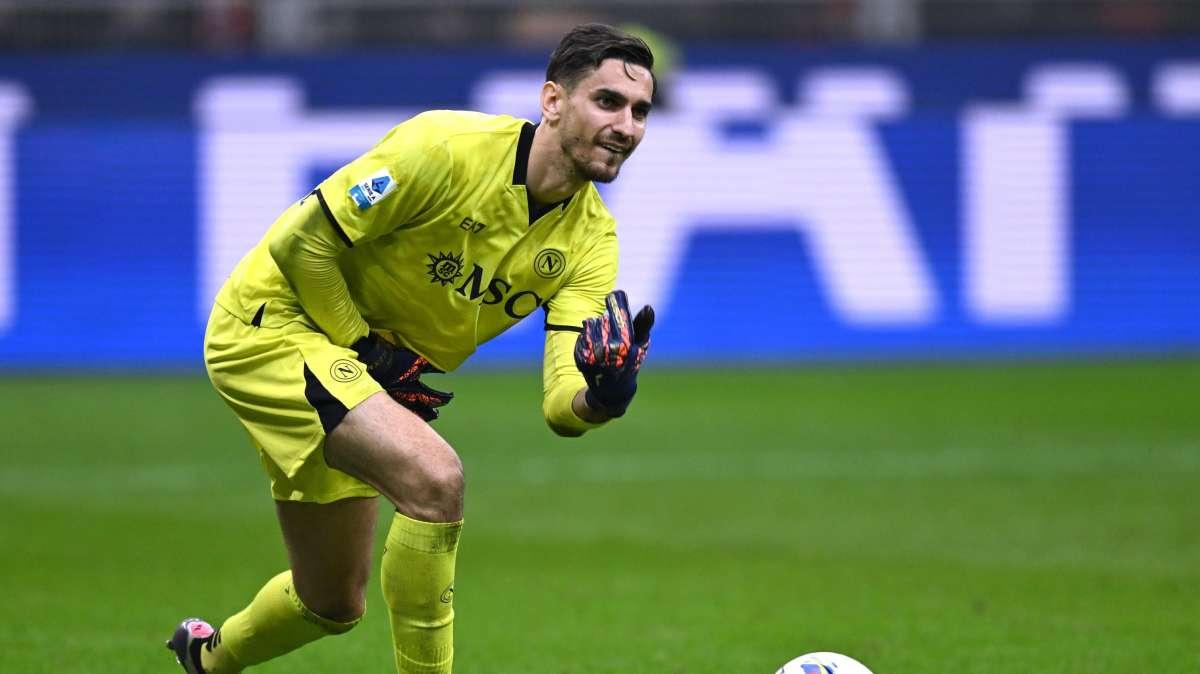 Napoli, Meret lancia la sfida all'Inter: "Crediamo allo scudetto, se fanno qualche passo falso..."