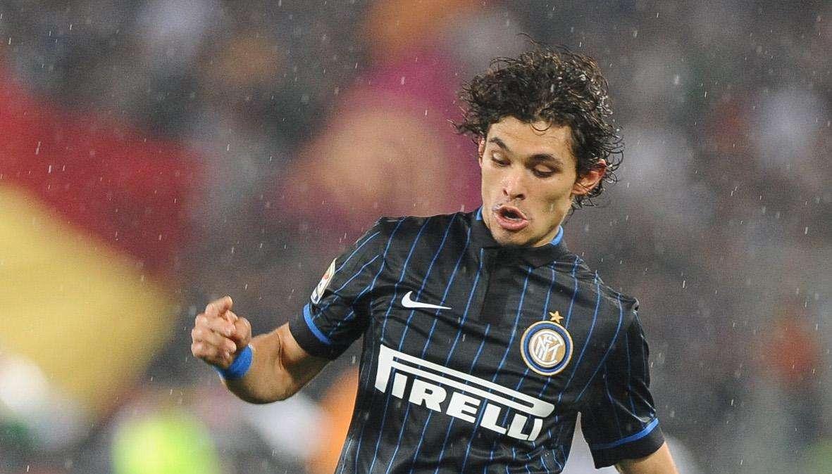 Nuova avventura per l'ex Inter Dodò, il terzino brasiliano ha firmato con il Santos