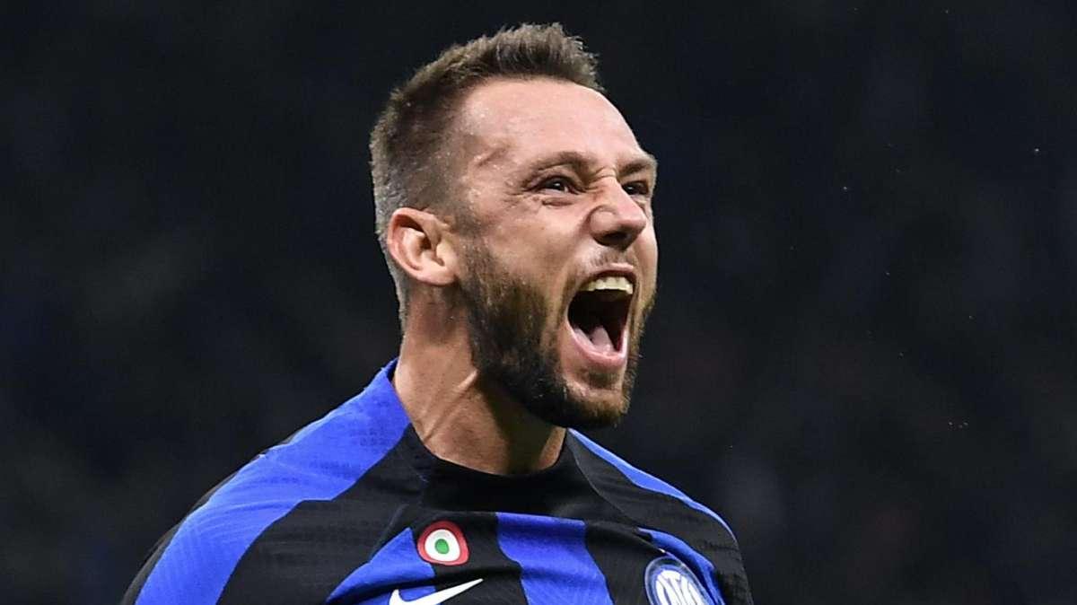 Inter, sì al rinnovo di Stefan De Vrij ma alle cifre attuali