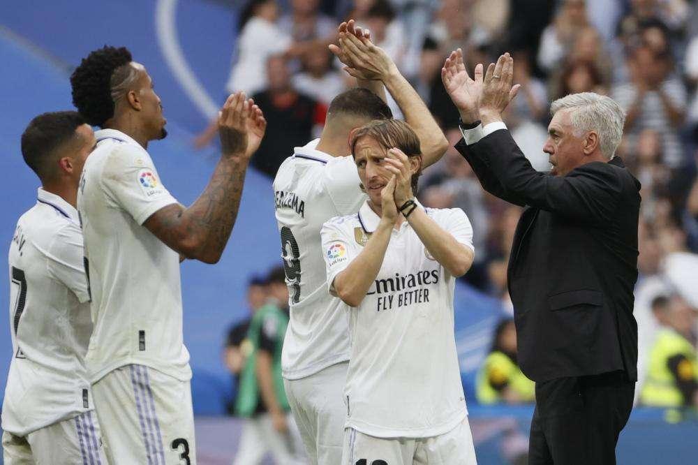 Berlusconi, l'omaggio del Real Madrid: "Un presidente leggendario"