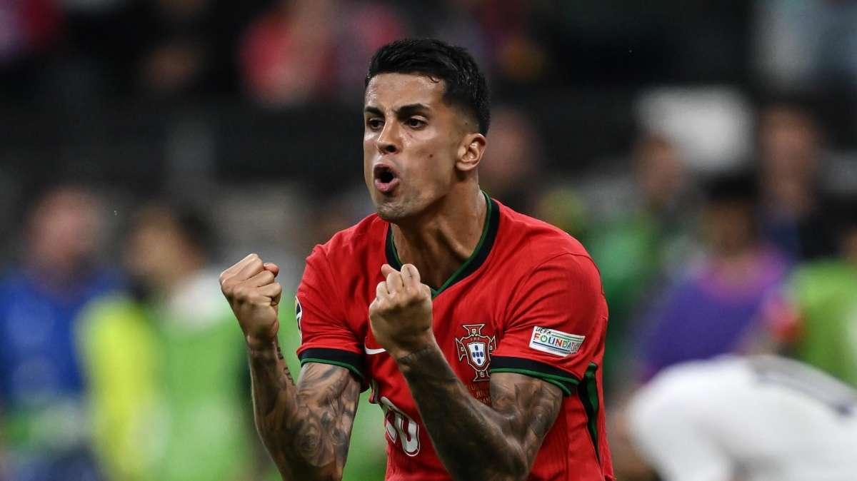 Accordo con l'Al Hilal per Cancelo, si attende il sì del calciatore. In Arabia uno tra Acerbi e De Vrij