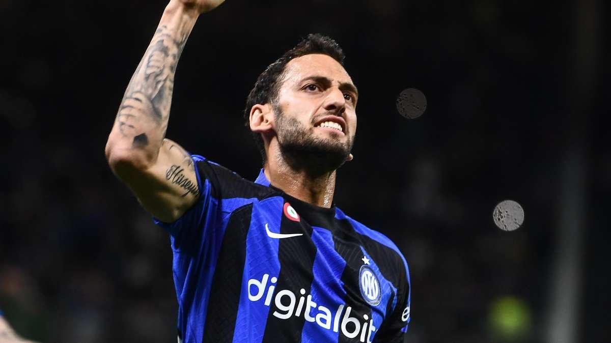 Le pagelle di Calhanoglu - L'ambiente ostile non lo scalfisce, il palo gli nega il gol