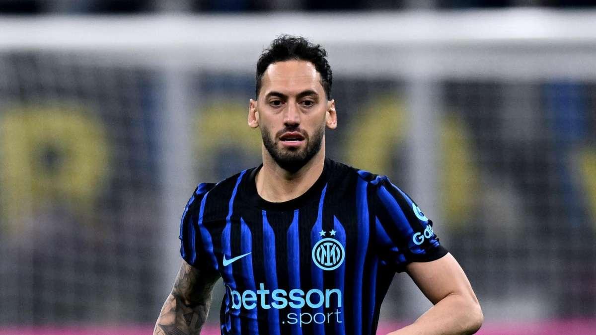Sky Sport - Forte contusione per Bastoni. Calhanoglu ci sarà con l'Atalanta? Ecco cosa filtra