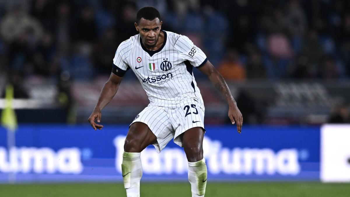 Akanji: "Non possiamo sempre pressare alti, abbiamo deciso di aspettare". La reazione al 1° giallo di Bastoni...