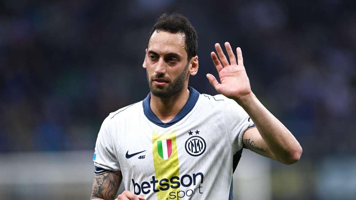 Calhanoglu chiamato agli straordinari, il turco alla sesta partita da titolare consecutiva