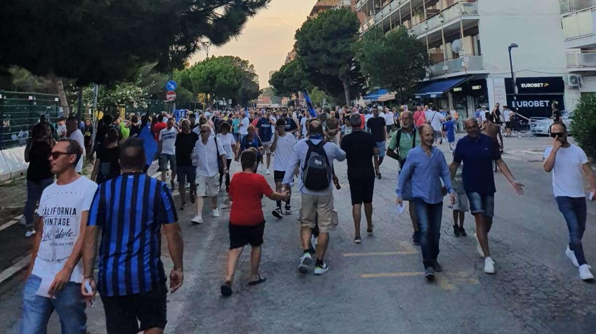 VIDEO - L'Inter verso l'Adriatico, che accoglienza da parte dei tifosi