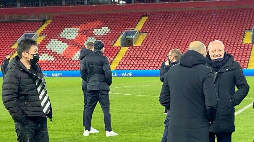 FOTO - L'Inter è a Liverpool. Presente anche il presidente Zhang