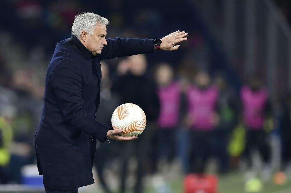 Roma, Mourinho: "Match dominato, sbagliato gol incredibili"