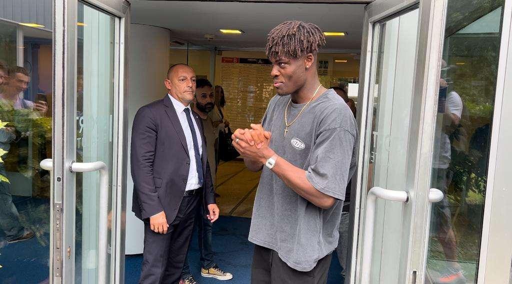 Bisseck ha già convinto Inzaghi. Tuttosport: "Può seguire le orme di Skriniar"