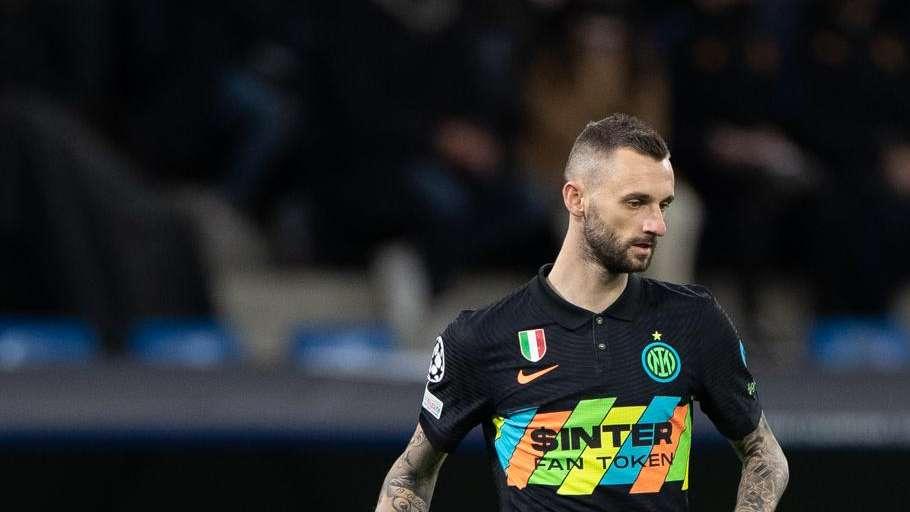 L'Inter 'sbrana' la Roma con Dumfries e Brozovic: 2-0 nerazzurro al 45'