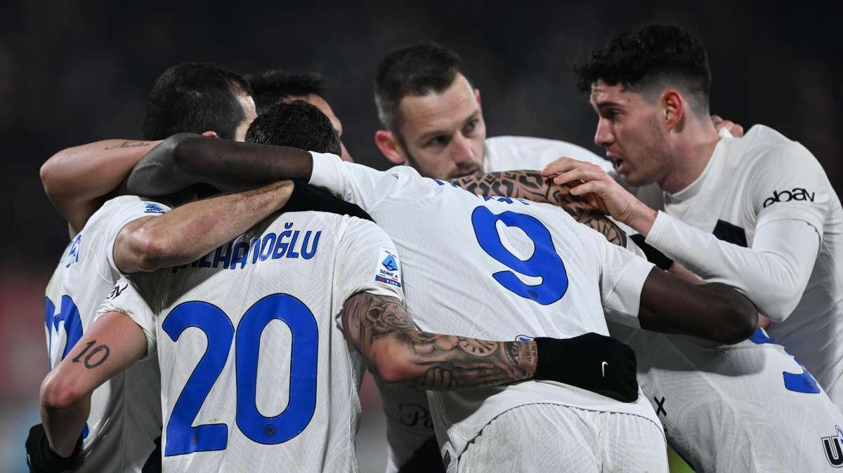 Le pagelle di Monza-Inter: Lautaro-Calhanoglu, la grande bellezza. Mkhitaryan è un lusso