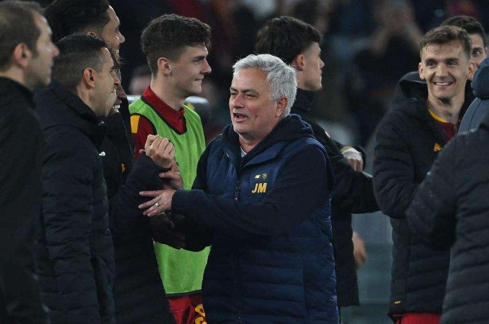 Mourinho-Cassano, non è finita. Il portoghese punge a Sky: "Non c'è Antonio in studio?"