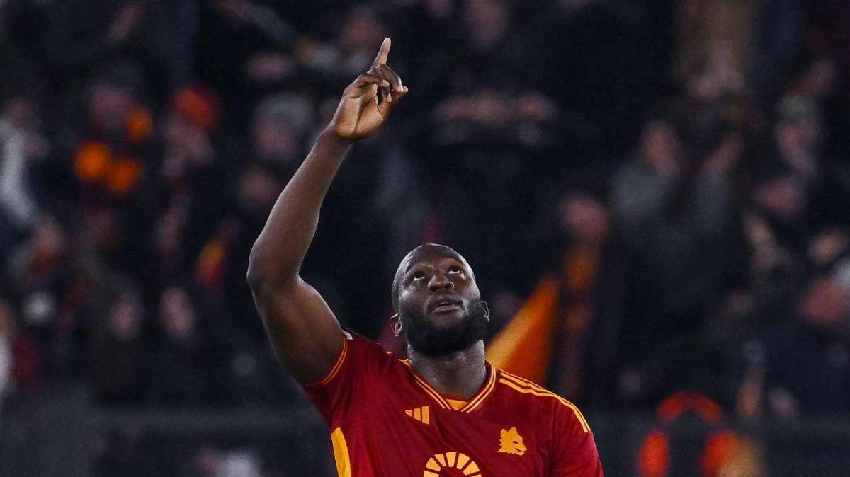 Nainggolan misterioso: "Lukaku? Lo sento spesso, deve raccontare l'addio all'Inter"