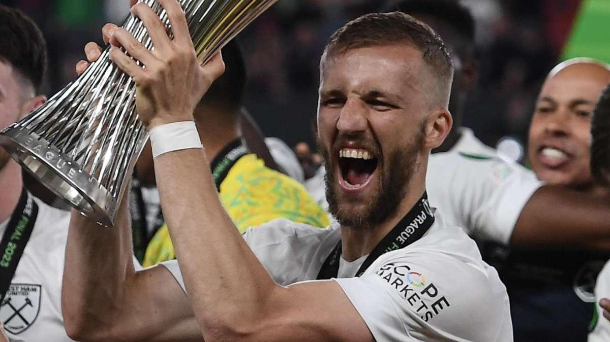 Inter, occhi su Soucek del West Ham. Il Corriere dello Sport: "Potrebbe arrivare a parametro zero"
