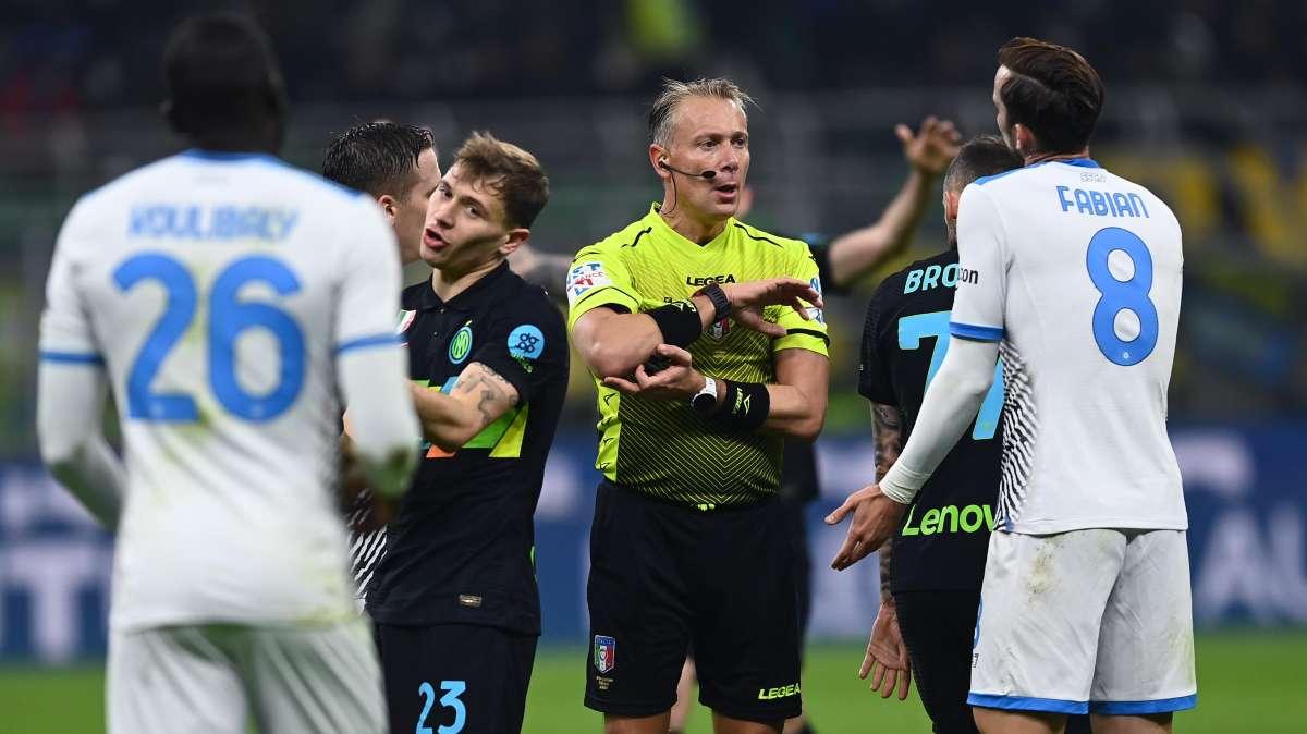 Inter-Napoli, la moviola del CorSport: "Valeri da 5,5. Serviva un recupero più ampio"