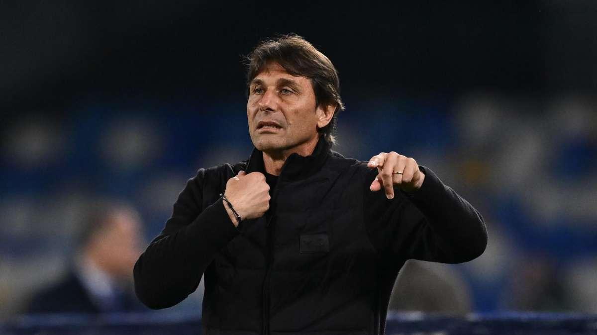 Napoli, Conte: "Scudetto? Vedendo cosa sta facendo l'Inter la vedo dura, ma..."