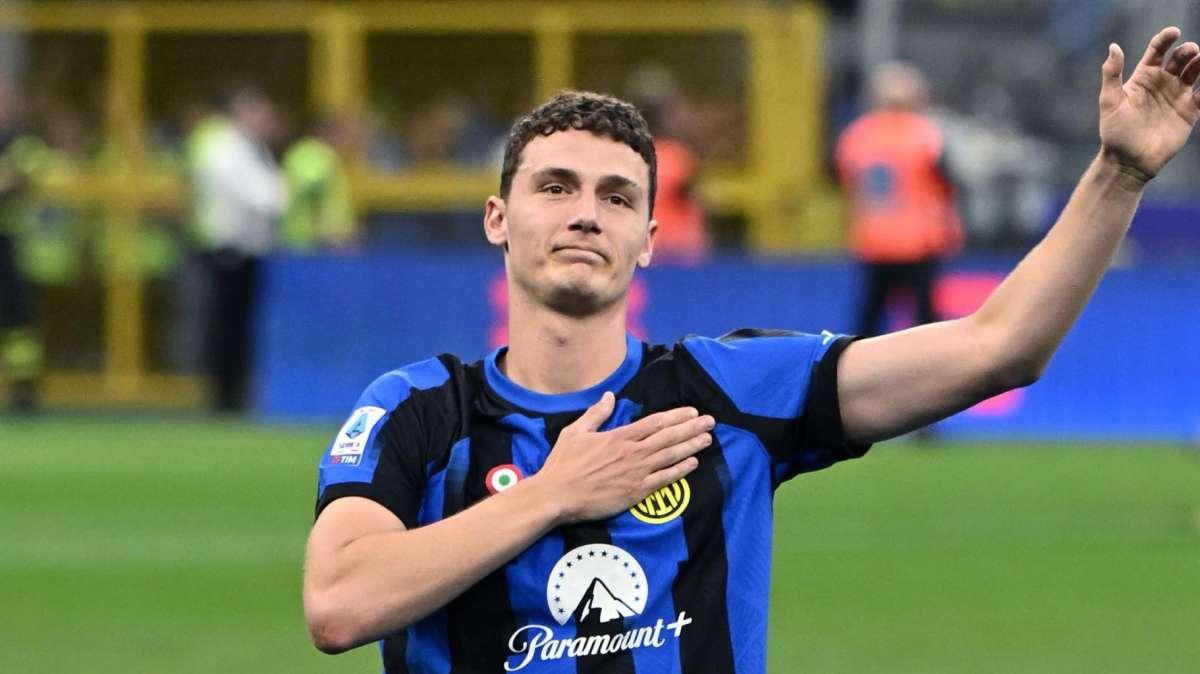 Pavard dice no all'Arabia, Gudmundsson si complica. Esami per Dimarco. Le top news delle 13
