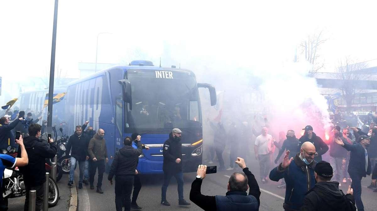 Festa scudetto Inter, la Prefettura: "Ok a 3000 tifosi fuori da San Siro"