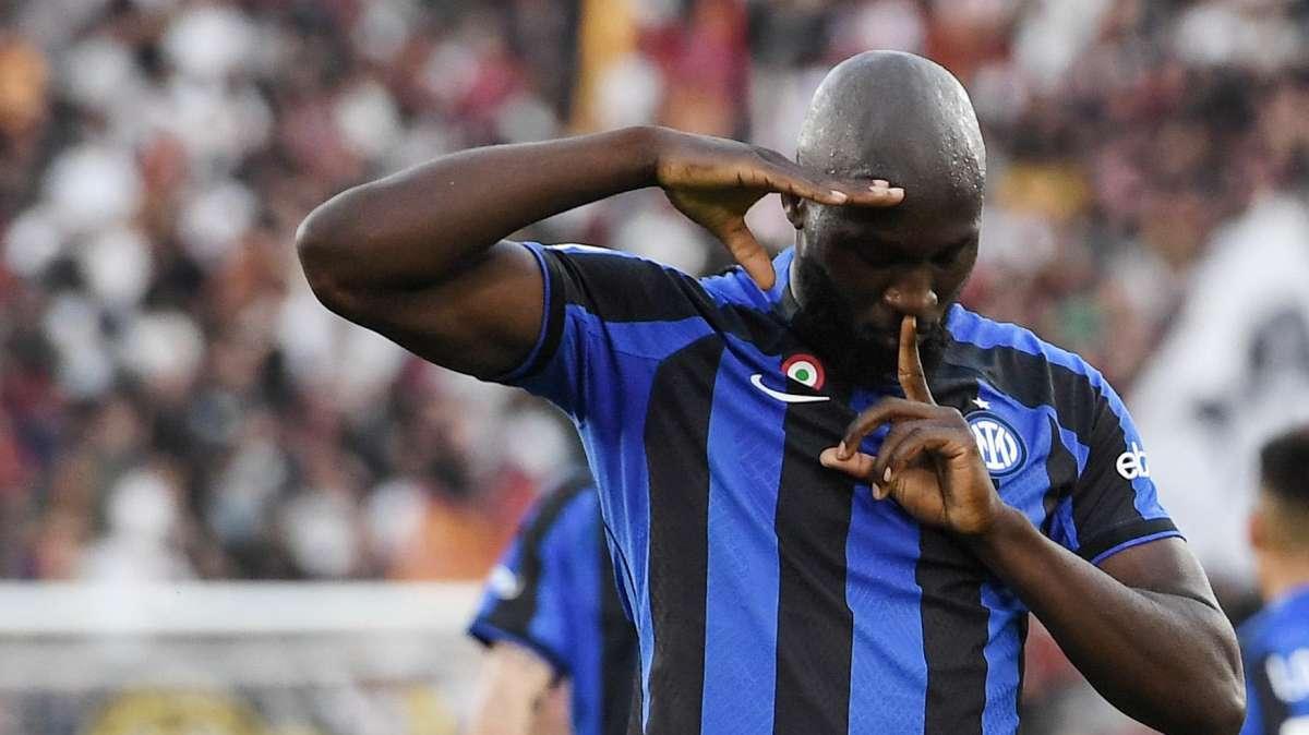Il Sassuolo preme, l'Inter si affida a Lukaku: Big Rom butta giù San Siro, 1-0 al 45'