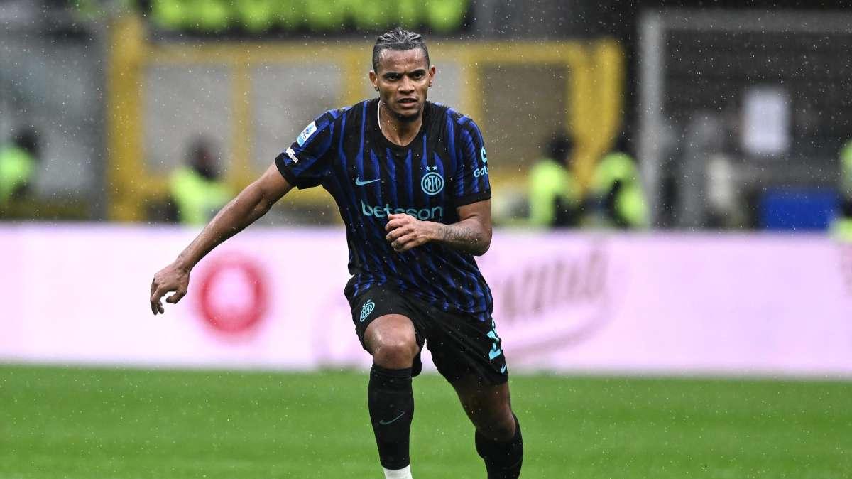 Bastoni piace al Barcellona, Acerbi e de Vrij lasciano. Come cambia l'Inter