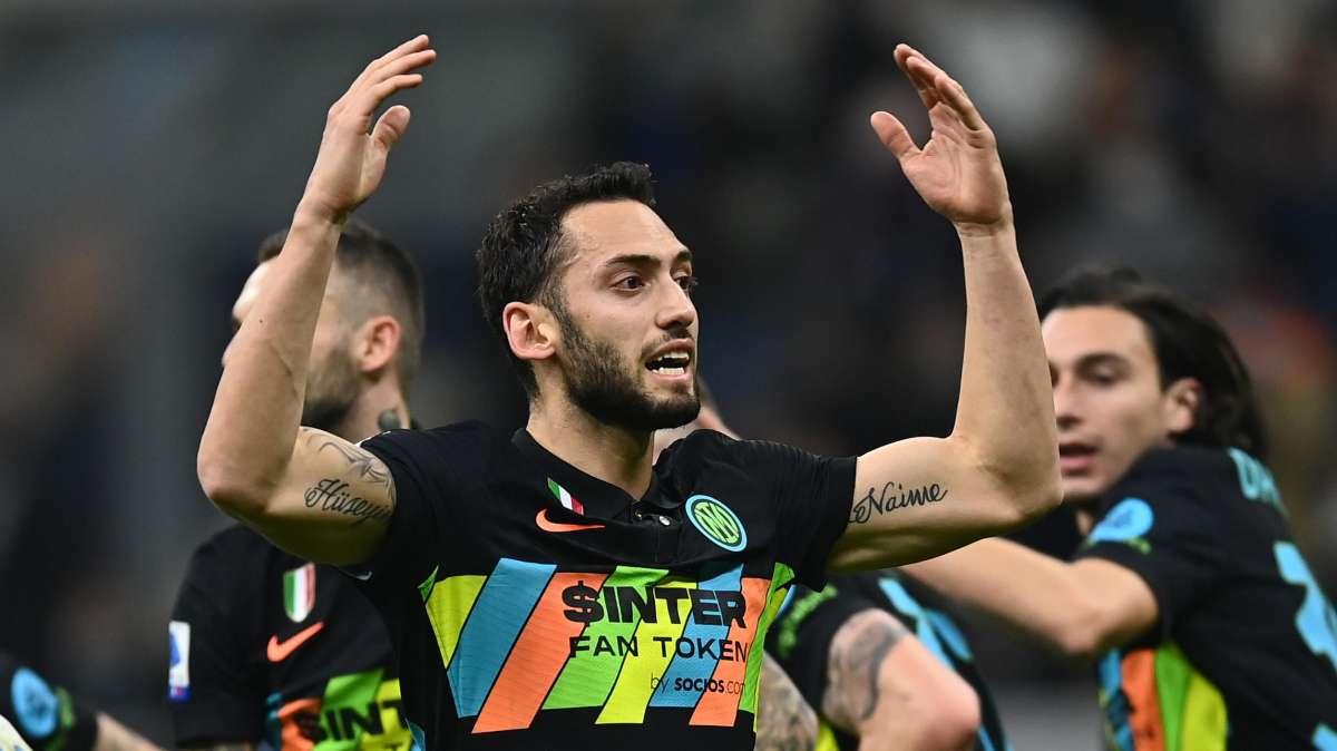 Calhanoglu sblocca la partita: Roma sorpresa con un gol da corner
