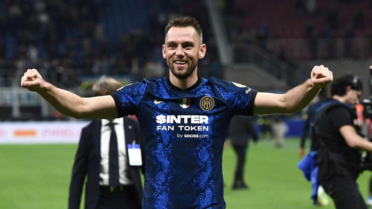 Lo United sulle tracce di De Vrij: può partire pure lui. L'incasso sarà minimo
