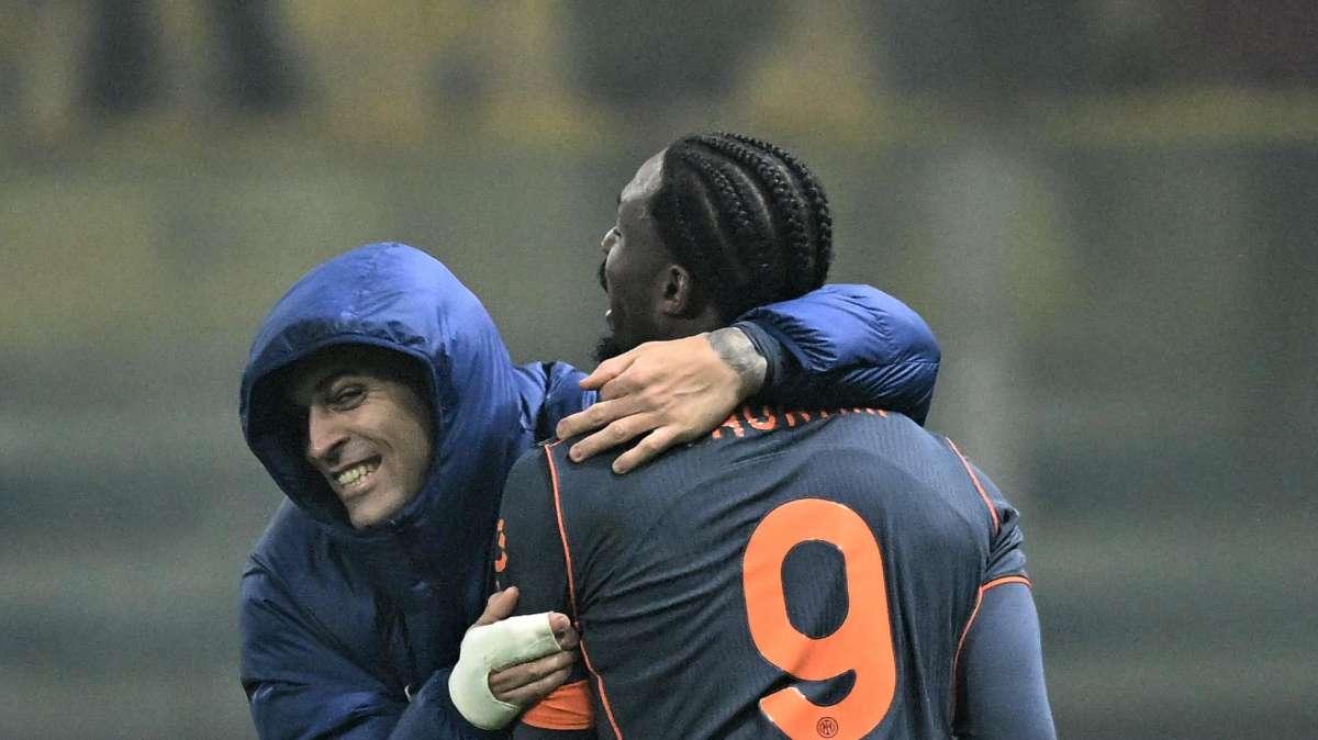 "Scappo o spacco, Inter-Napoli resa dei conti per lo scudetto. Nuovo Milan in agguato", la prima pagina de La Gazzetta dello Sport