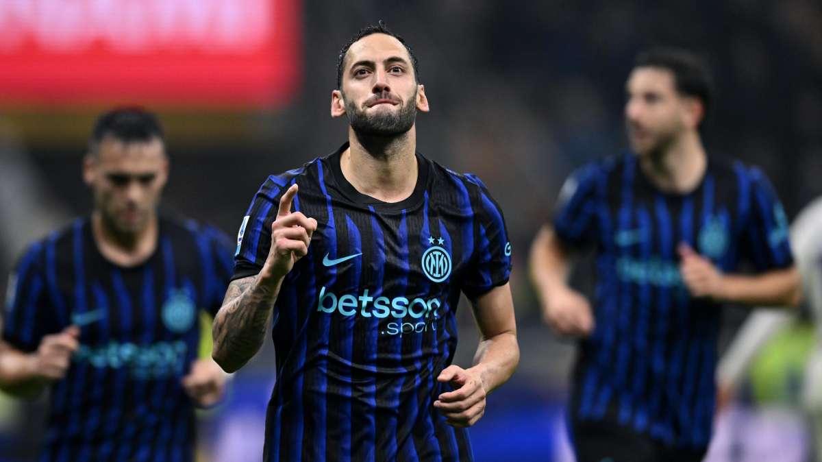 Le pagelle di Inter-Fiorentina 3-0: Calhanoglu trascinatore, super Sucic e Bastoni